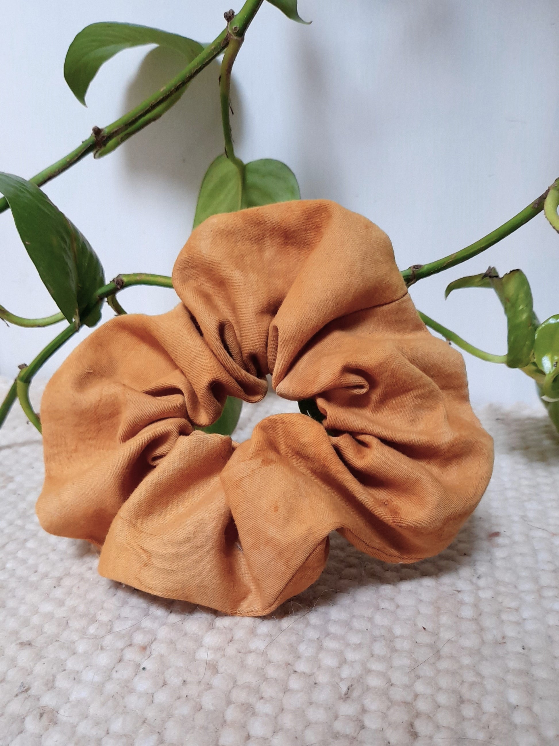 botanically dyed scrunche, ochra