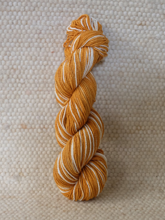 selfstriping yarn, orange white color