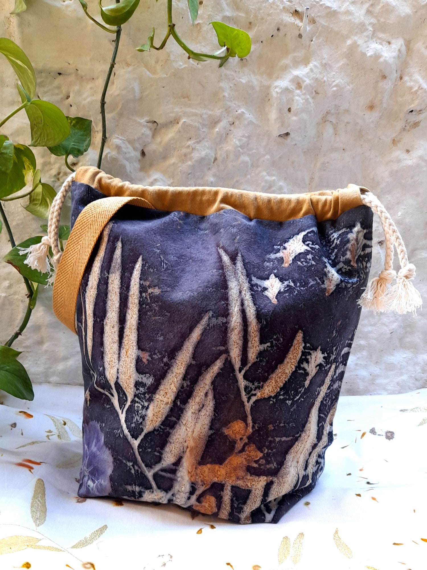 ecoprinted bag in cotton canvas, made for knitters and crochetters